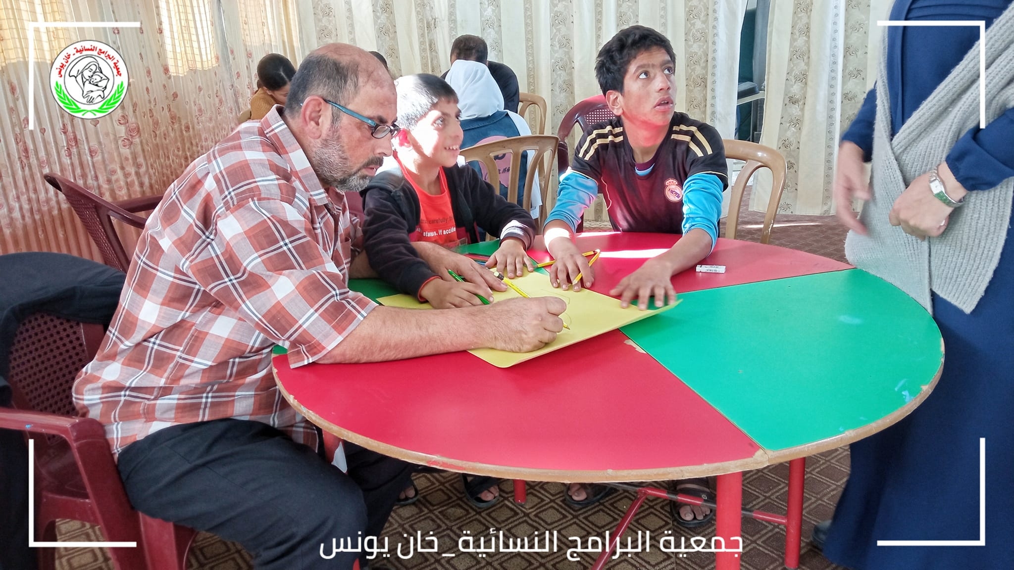 نفذت جمعية البرامج النسائية حملة أبي اقرأ لي في مقرها